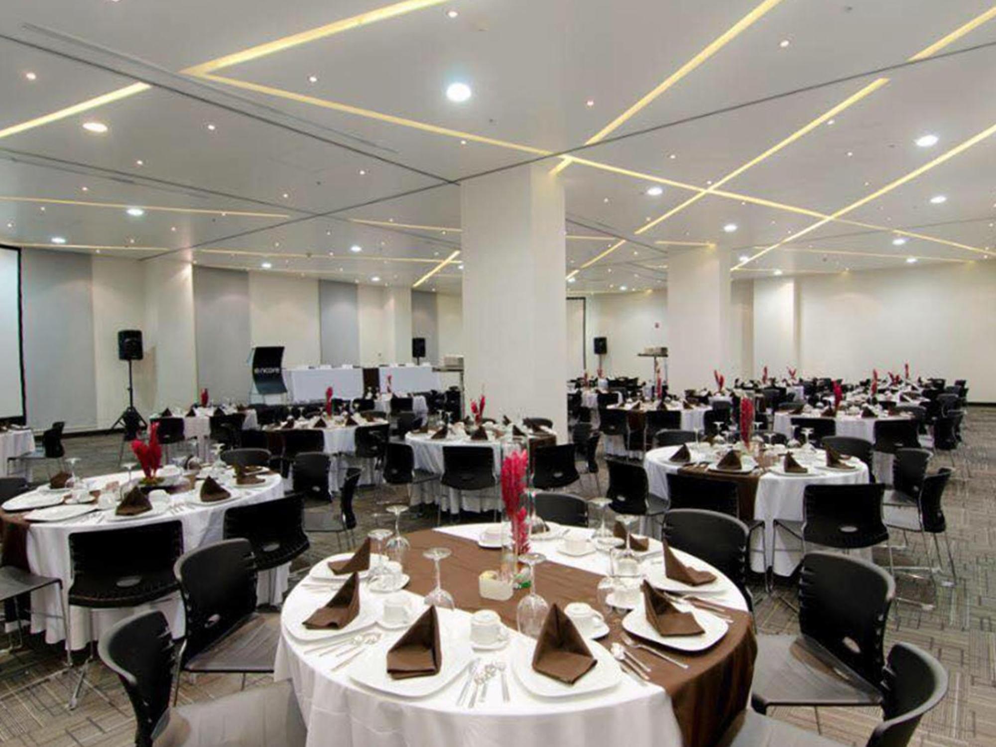 Ramada Encore By Wyndham Guadalajara Sur Palomar Buitenkant foto